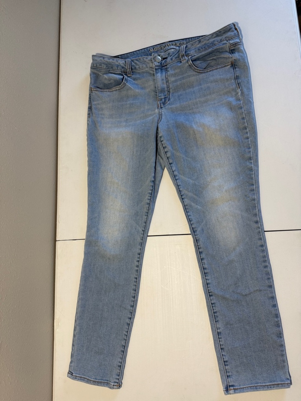 Light Wash Women’s Jeggings